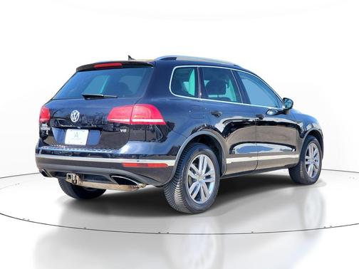 Black 2016 Volkswagen Touareg Lux