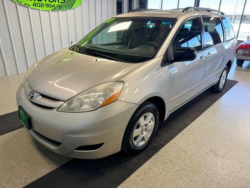 Silver Shadow Pearl 2007 Toyota Sienna LE