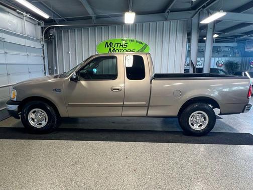 2001 Ford F-150 Short Bed 4D