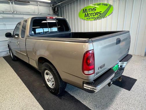 2001 Ford F-150 Short Bed 4D