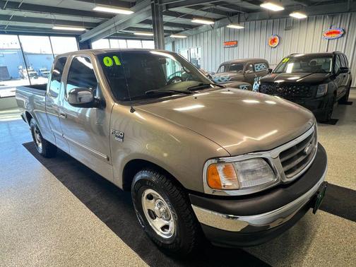 2001 Ford F-150 Short Bed 4D