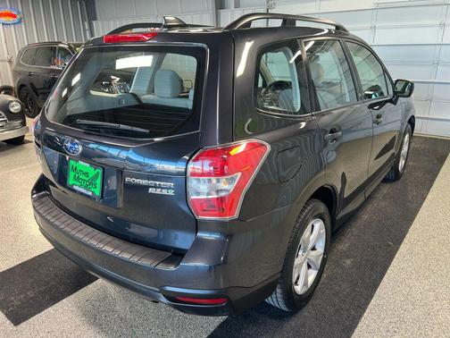 2016 Subaru Forester 2.5i