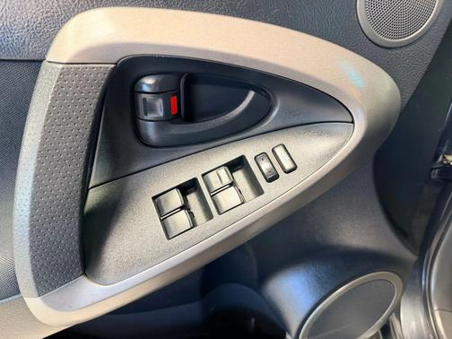 2006 Toyota RAV4 Sport