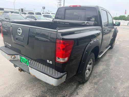 2005 Nissan Titan XE Crew Cab