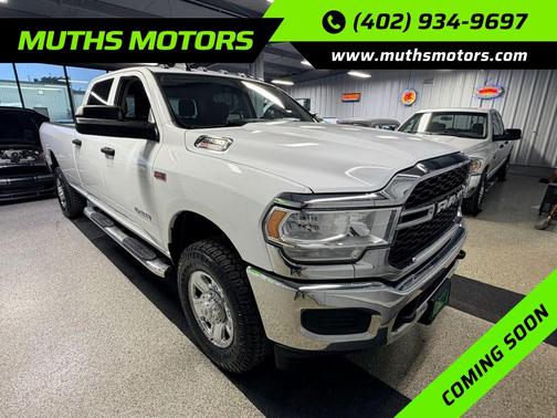 Bright White Clearcoat 2019 RAM 2500 Tradesman Crew Cab 4x4 8' Box