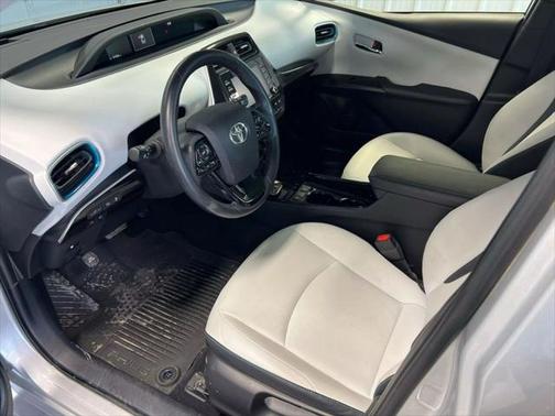 2022 Toyota Prius XLE
