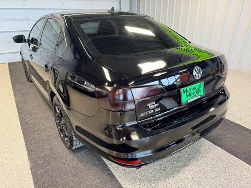 Black Uni 2016 Volkswagen Jetta 1.4T SE