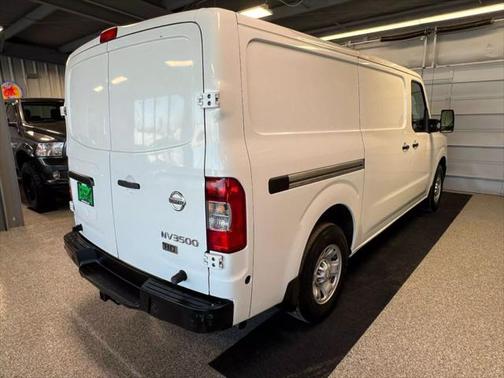 2014 Nissan NV Cargo NV2500 HD SV Van 3D