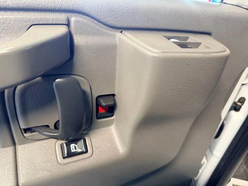 2017 Chevrolet Express 2500 LS