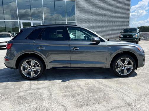 2025 Audi Q5 45 S line quattro Premium