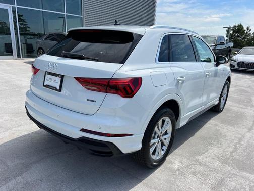 2025 Audi Q3 45 S line Premium