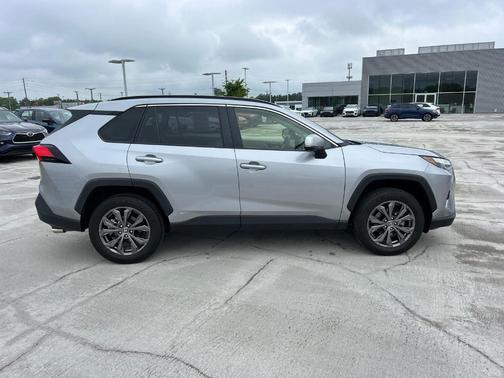 2023 Toyota RAV4 Hybrid XLE Premium
