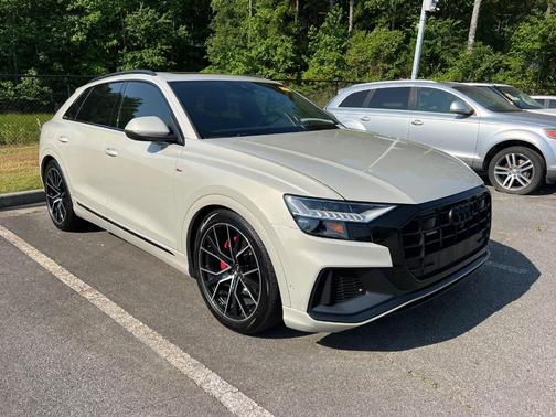 Vicuna Beige Metallic 2023 Audi Q8 55 Prestige
