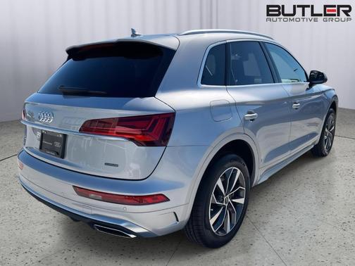 2025 Audi Q5 45 S line quattro Premium