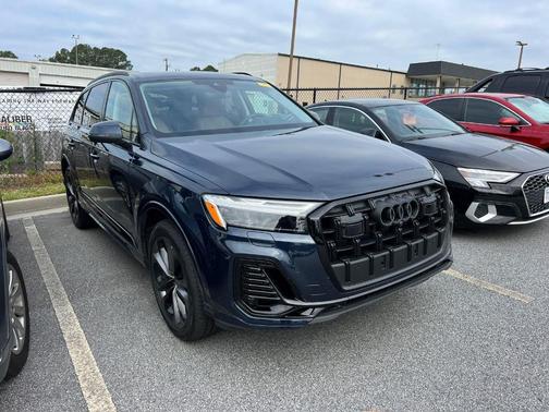 2025 Audi Q7 55 Premium Plus