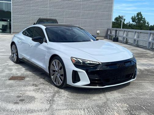 2022 Audi e-tron GT Prestige