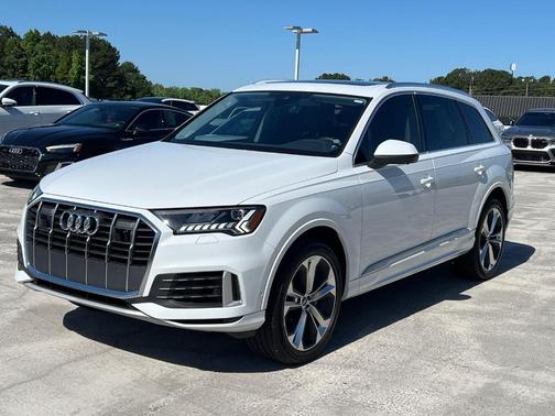 2024 Audi Q7 55 Premium Plus