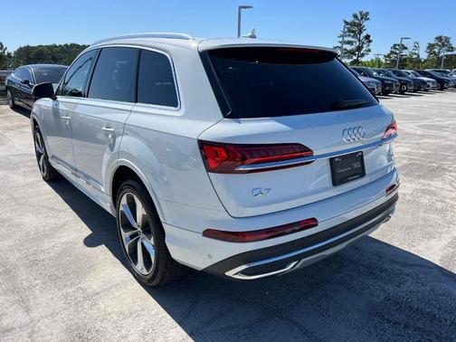 2024 Audi Q7 55 Premium Plus