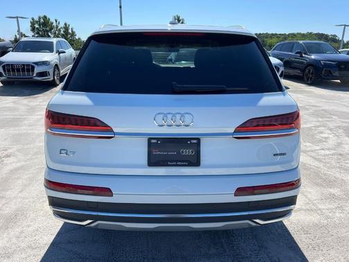 2024 Audi Q7 55 Premium Plus