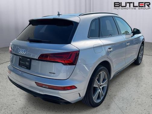 2025 Audi Q5 45 S line quattro Premium