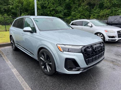 Satellite Silver Metallic 2025 Audi Q7 55 Premium Plus