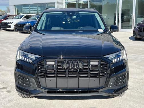 2023 Audi Q7 45 Premium Plus