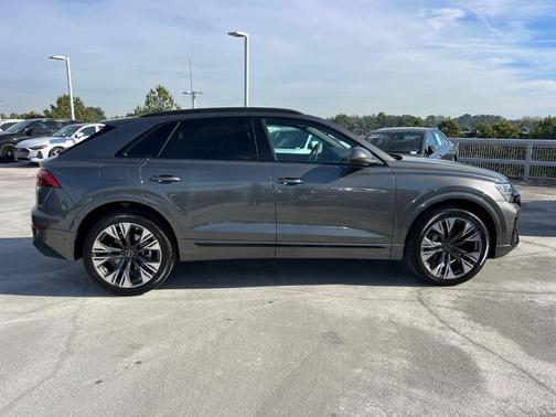 2025 Audi Q8 Premium