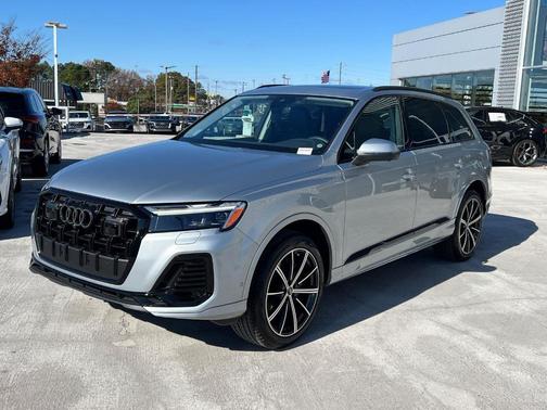 2025 Audi Q7 45 Premium Plus