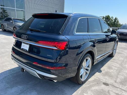 2025 Audi Q7 55 Premium Plus