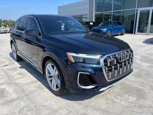 2025 Audi Q7 55 Premium Plus
