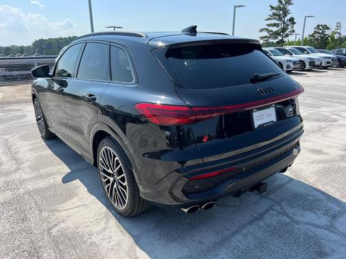 2025 Audi SQ5 3.0T quattro Premium