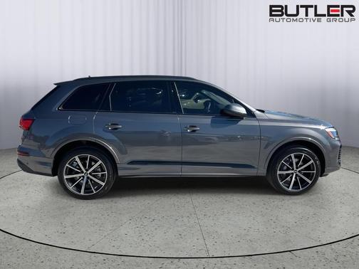 2025 Audi Q7 45 Premium Plus