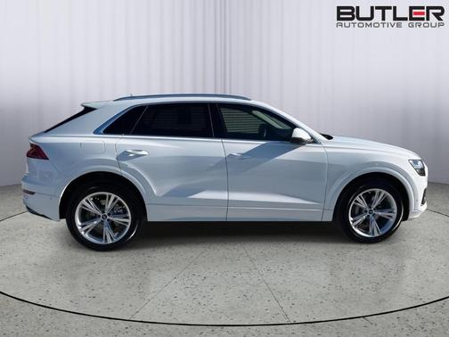2023 Audi Q8 Premium