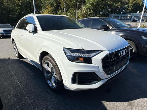 2023 Audi Q8 Premium