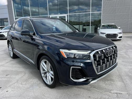 2025 Audi Q7 55 Premium Plus
