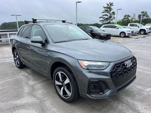 Daytona Gray Pearl Effect 2022 Audi Q5 45 S line Prestige