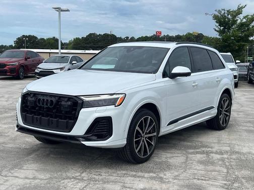 2025 Audi Q7 45 Premium Plus