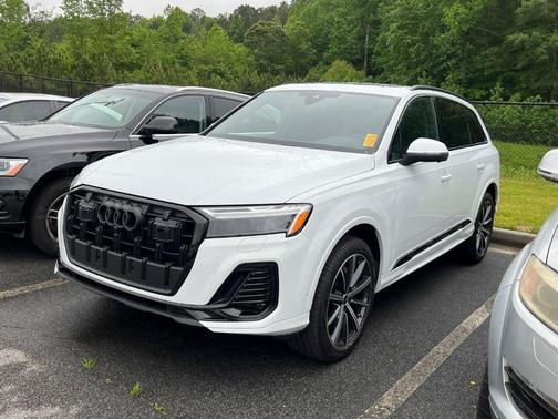2025 Audi Q7 45 Premium Plus
