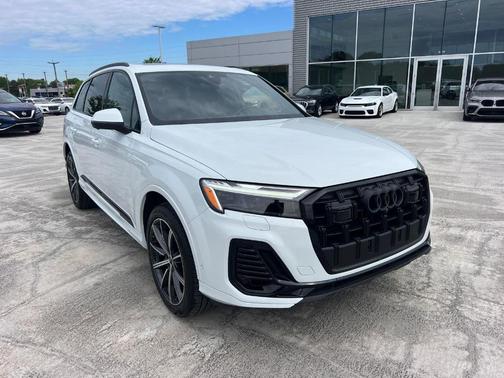 2025 Audi Q7 45 Premium Plus