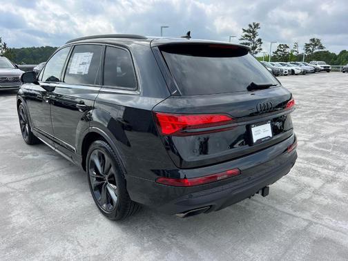 2025 Audi Q7 55 Premium Plus