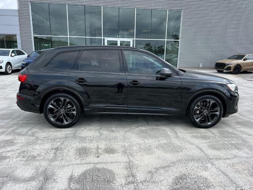 2025 Audi Q7 55 Premium Plus