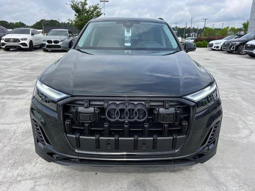 2025 Audi Q7 55 Premium Plus