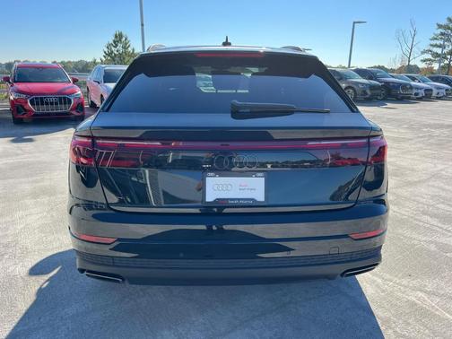 2025 Audi Q8 Premium