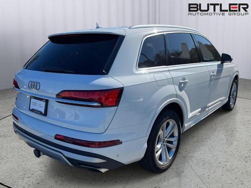 2025 Audi Q7 55 Premium Plus