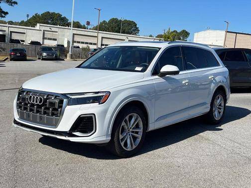 2025 Audi Q7 55 Premium Plus