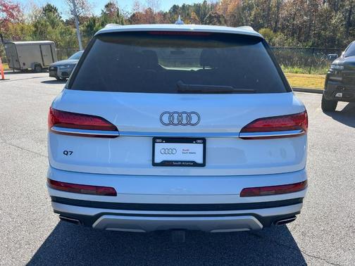 2025 Audi Q7 55 Premium Plus