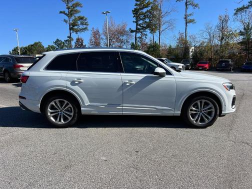 2025 Audi Q7 55 Premium Plus