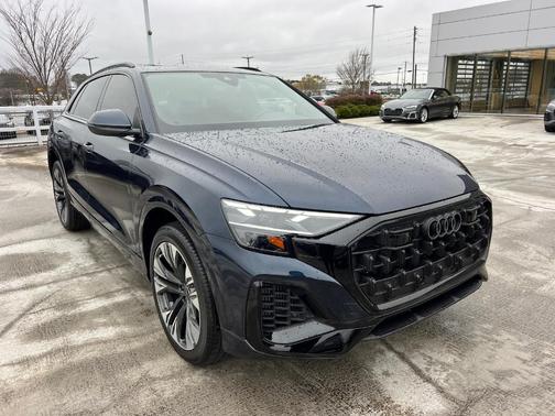 2025 Audi Q8 Premium