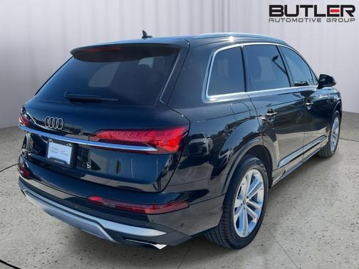 2025 Audi Q7 45 Premium Plus
