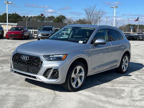 2023 Audi Q5 45 S line Premium Plus